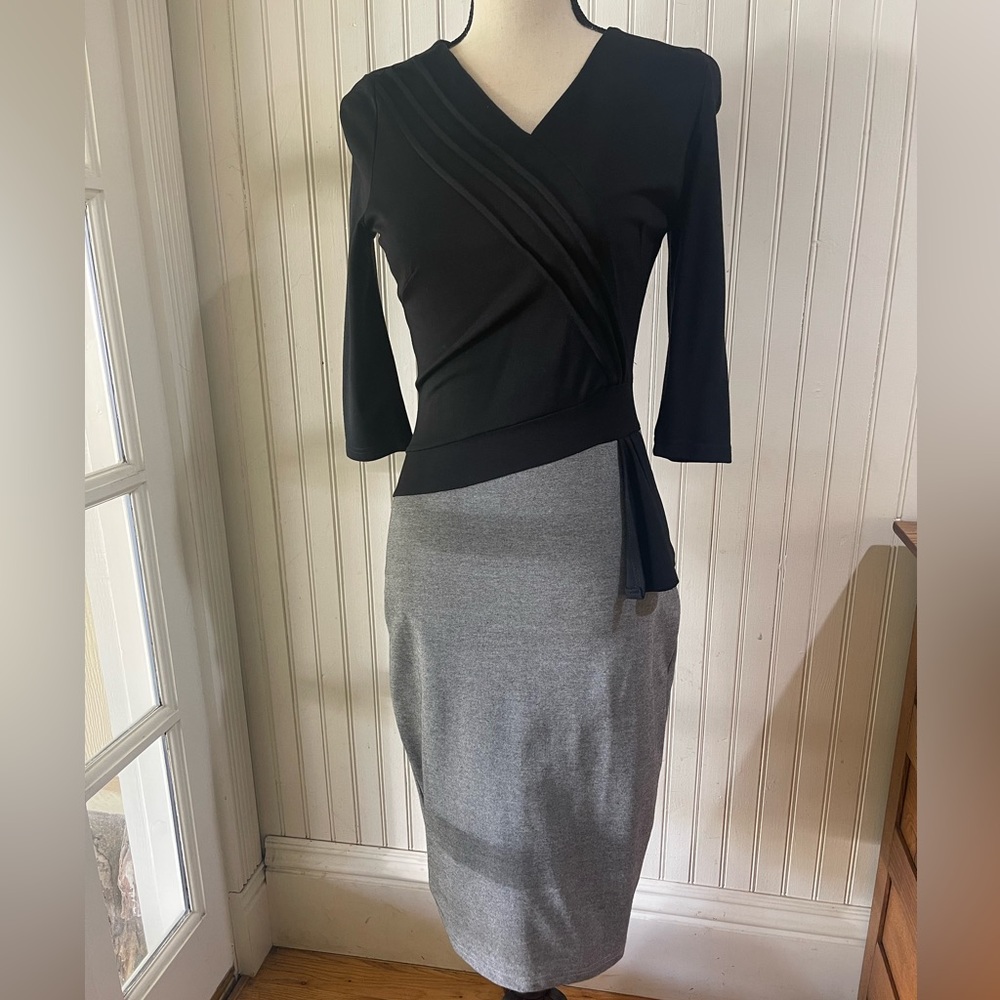 Career Dress Black and Gray Elbow Length Sleeves Size 4